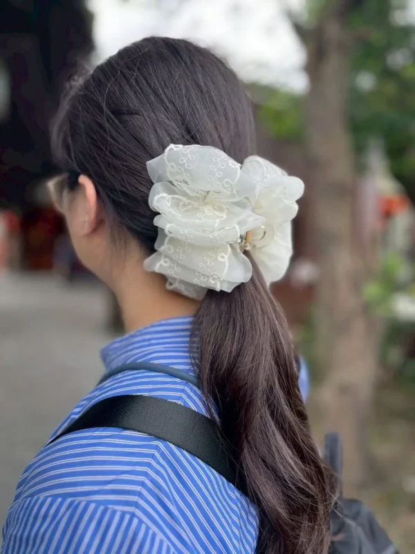 蕾絲雲朵花苞鯊魚夾